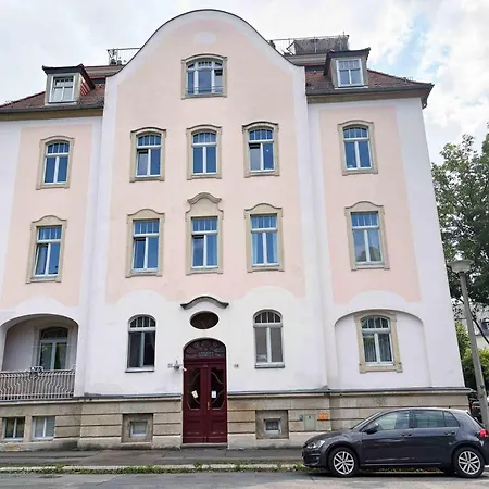 Apartment Ruhig Zentral Privatparkplatz Historischer Stuckaltbau *