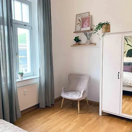 Apartamento Ruhig Zentral Privatparkplatz Historischer Stuckaltbau Dresde