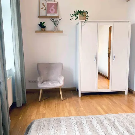 Ruhig Zentral Privatparkplatz Historischer Stuckaltbau Apartamento *