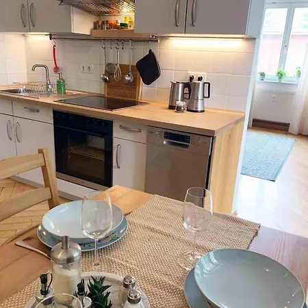 Apartment Ruhig Zentral Privatparkplatz Historischer Stuckaltbau