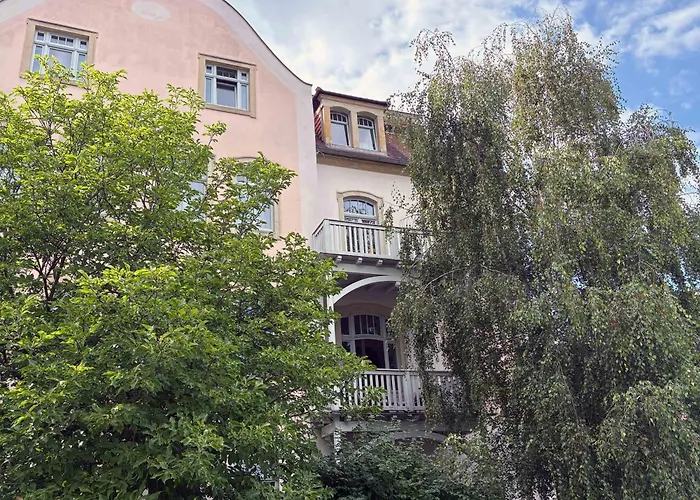 Ruhig Zentral Privatparkplatz Historischer Stuckaltbau *