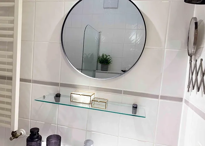 Ruhig Zentral Privatparkplatz Historischer Stuckaltbau