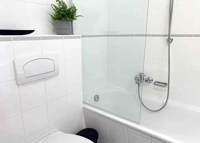 Ruhig Zentral Privatparkplatz Historischer Stuckaltbau Διαμέρισμα