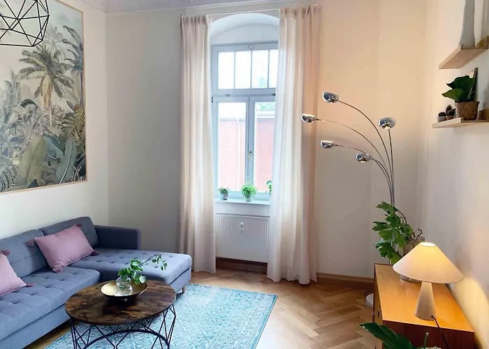 Ruhig Zentral Privatparkplatz Historischer Stuckaltbau Δρέσδη