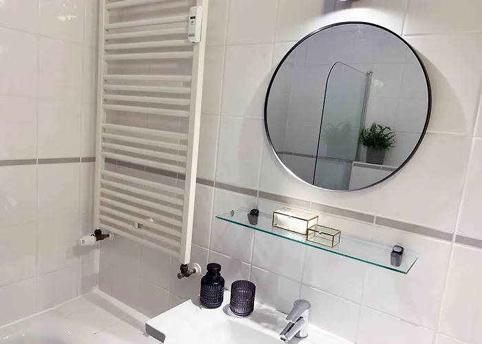 Ruhig Zentral Privatparkplatz Historischer Stuckaltbau