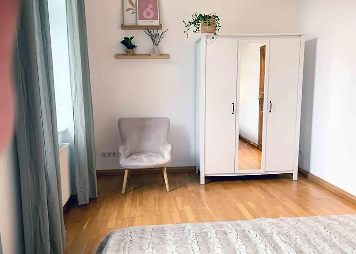 Ruhig Zentral Privatparkplatz Historischer Stuckaltbau Appartement *