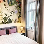 Ruhig Zentral Privatparkplatz Historischer Stuckaltbau *