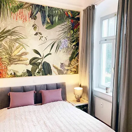 Apartamento Ruhig Zentral Privatparkplatz Historischer Stuckaltbau