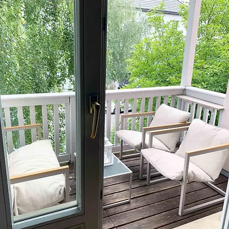 Ruhig Zentral Privatparkplatz Historischer Stuckaltbau * Dresde