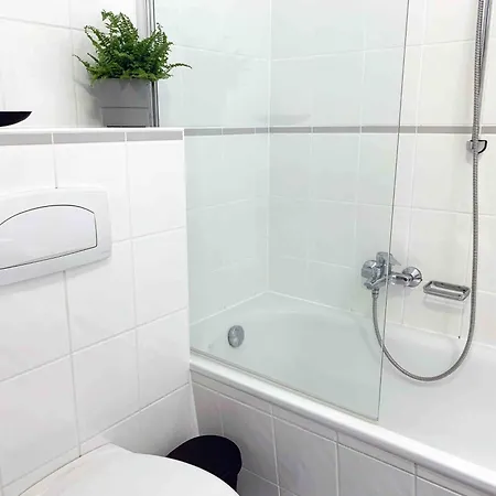Ruhig Zentral Privatparkplatz Historischer Stuckaltbau Appartamento